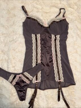 Y2K Victoria's Secret Plum Bustier Set with Cream Lace and Pink Accents